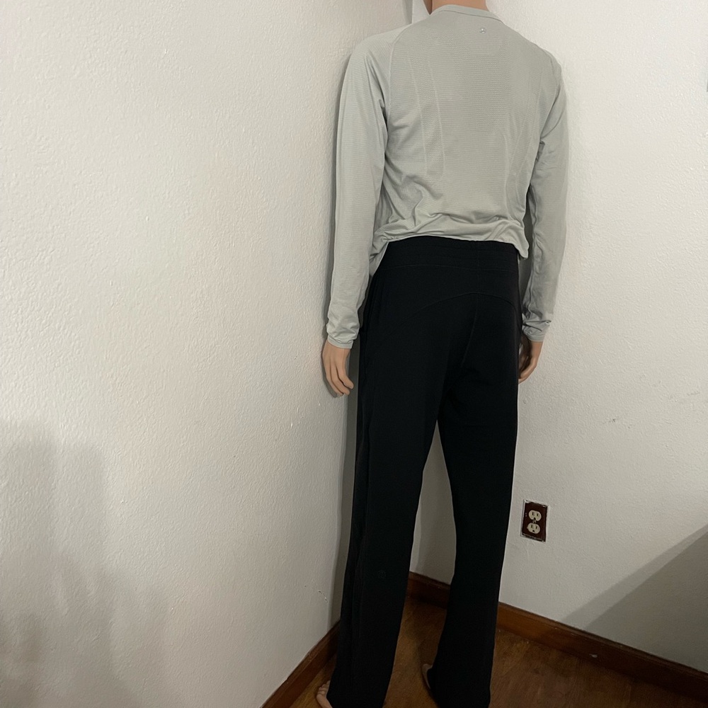 Men. Lululemon Kung Fu heathered Pants Black - Picture 3 of 15